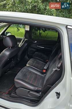 Минивэн Ford S-Max 2013 в 