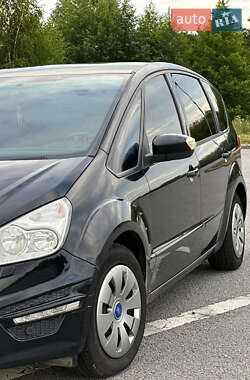 Минивэн Ford S-Max 2014 в 