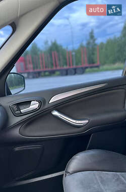 Минивэн Ford S-Max 2014 в 