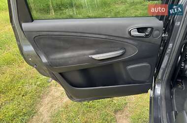 Минивэн Ford S-Max 2009 в 