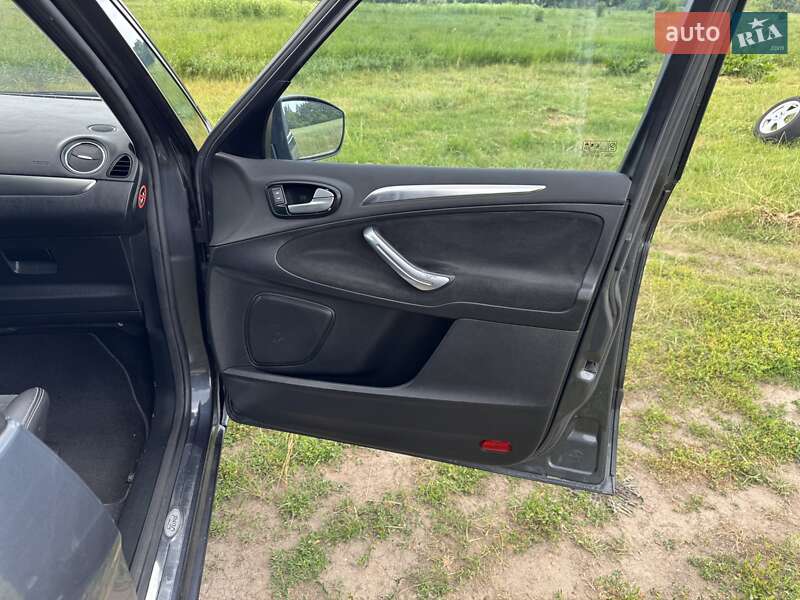 Минивэн Ford S-Max 2009 в Киеве