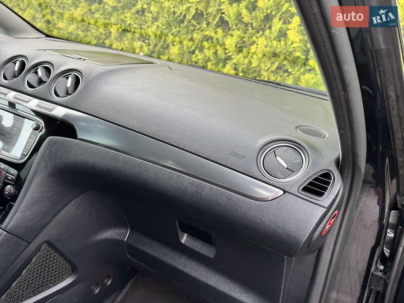 Минивэн Ford S-Max 2011 в Стрые