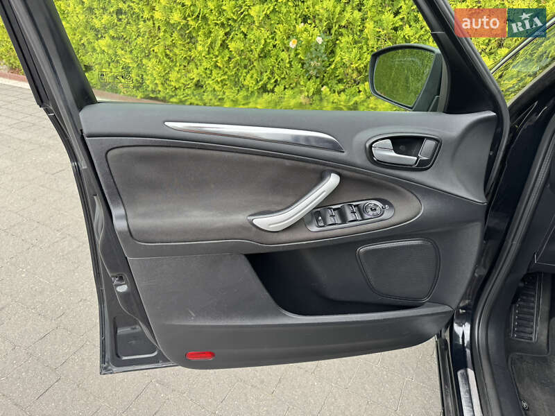 Минивэн Ford S-Max 2011 в Стрые