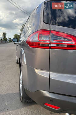 Минивэн Ford S-Max 2012 в 