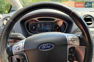 Минивэн Ford S-Max 2006 в 