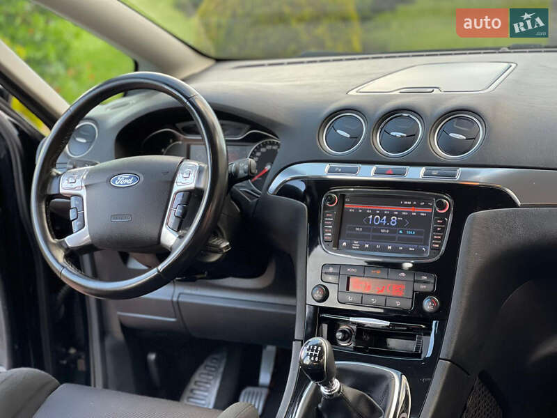 Минивэн Ford S-Max 2011 в Стрые