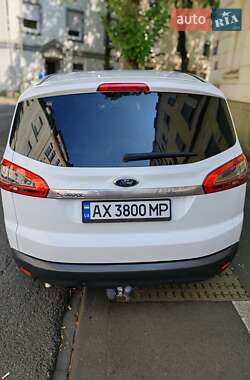 Минивэн Ford S-Max 2013 в 