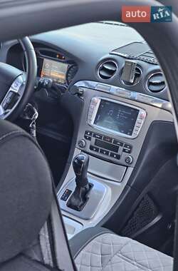 Минивэн Ford S-Max 2008 в 