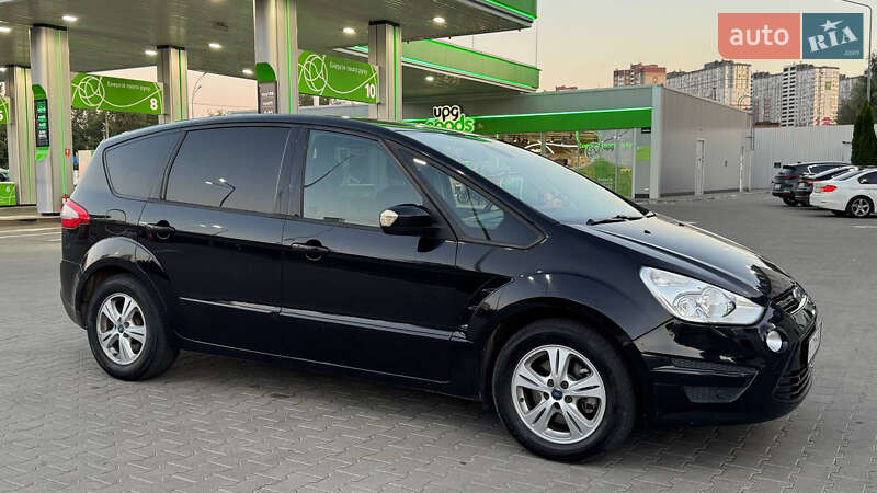 Минивэн Ford S-Max 2011 в Киеве