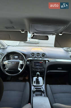 Минивэн Ford S-Max 2012 в 