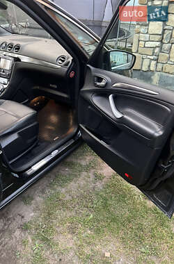 Мінівен Ford S-Max 2013 в 