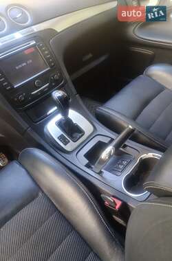 Минивэн Ford S-Max 2010 в 