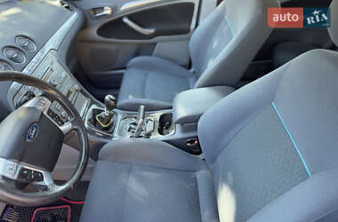 Минивэн Ford S-Max 2006 в 
