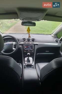 Минивэн Ford S-Max 2013 в 
