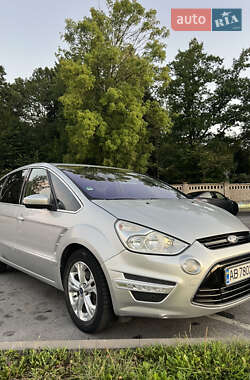 Минивэн Ford S-Max 2011 в 