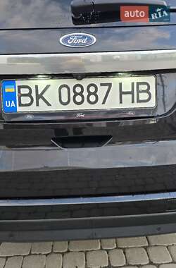 Мінівен Ford S-Max 2015 в 