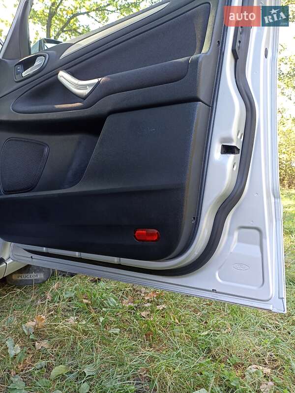 Минивэн Ford S-Max 2013 в Коростене