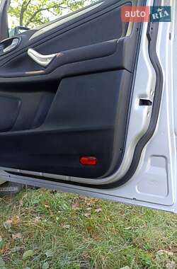 Мінівен Ford S-Max 2013 в 
