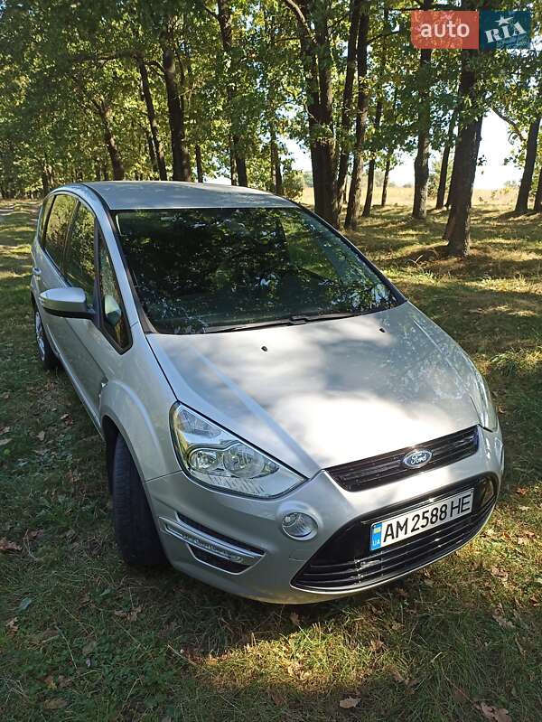 Минивэн Ford S-Max 2013 в Коростене