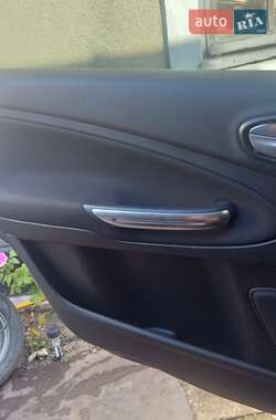 Мінівен Ford S-Max 2014 в 