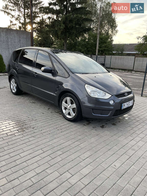 Минивэн Ford S-Max 2007 в Березному