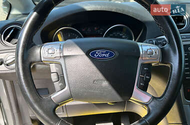 Минивэн Ford S-Max 2011 в 