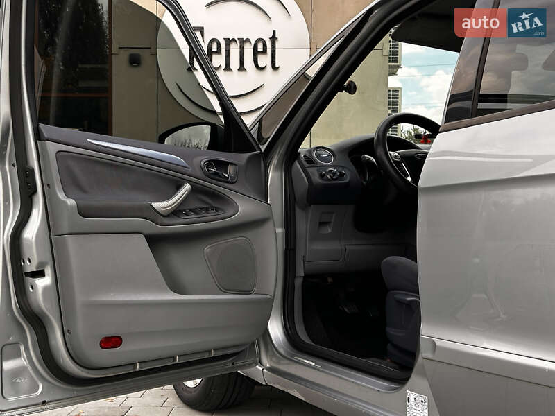 Минивэн Ford S-Max 2007 в Николаеве