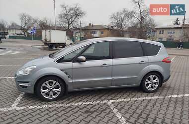 Минивэн Ford S-Max 2013 в Вишневом
