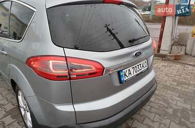 Минивэн Ford S-Max 2013 в Вишневом
