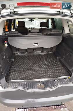 Минивэн Ford S-Max 2013 в Вишневом