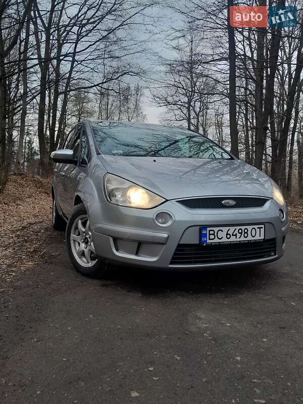 Минивэн Ford S-Max 2006 в Долине
