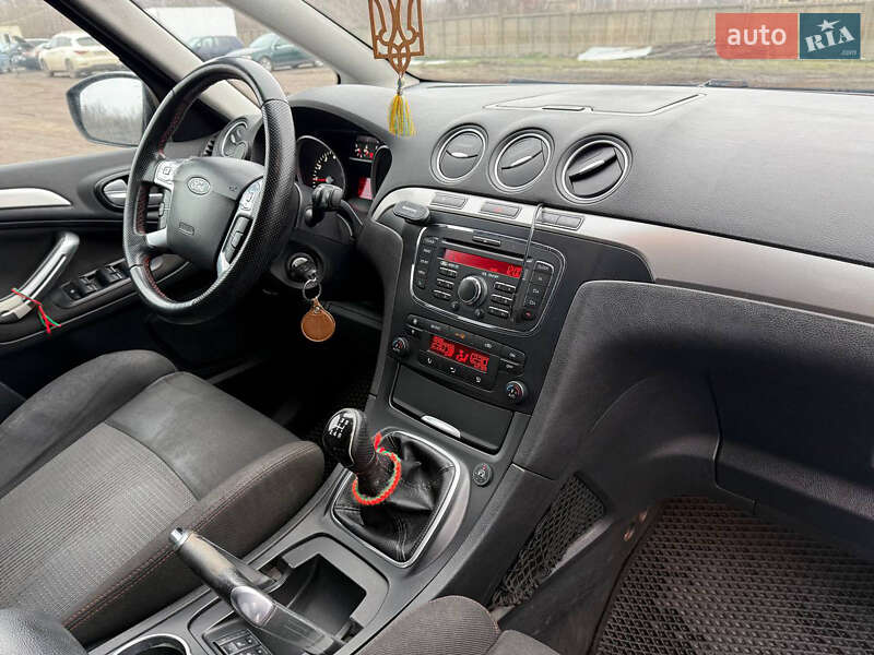 Минивэн Ford S-Max 2012 в Запорожье