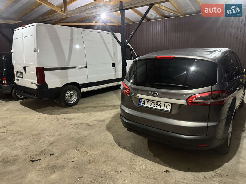 Минивэн Ford S-Max 2012 в Снятине