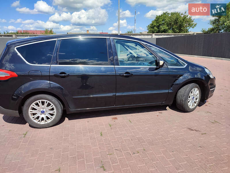 Минивэн Ford S-Max 2010 в Сарнах