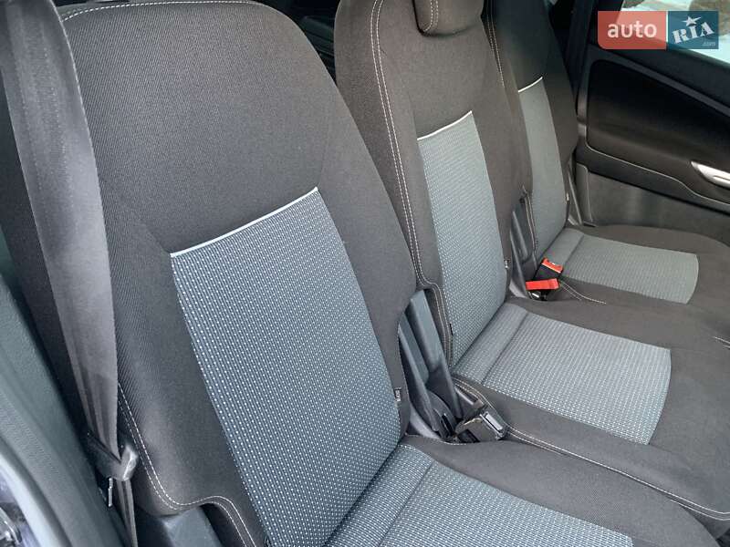 Минивэн Ford S-Max 2011 в Сумах