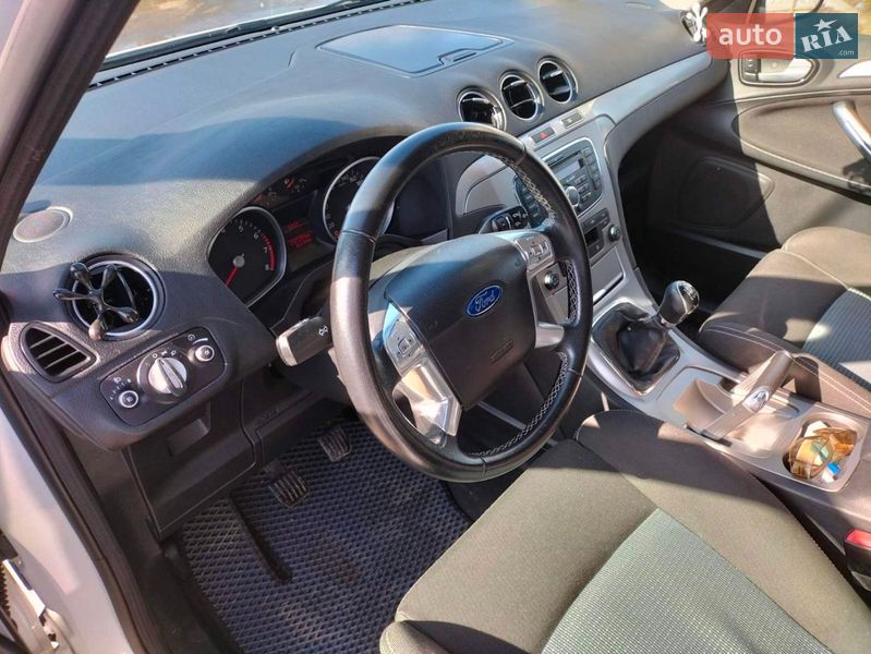 Минивэн Ford S-Max 2010 в Подольске