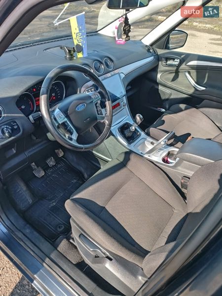 Минивэн Ford S-Max 2007 в Заставной