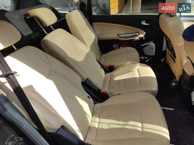 Минивэн Ford S-Max 2011 в Вараше фото 4 Минивэн Ford S-Max 2011 в Вараше