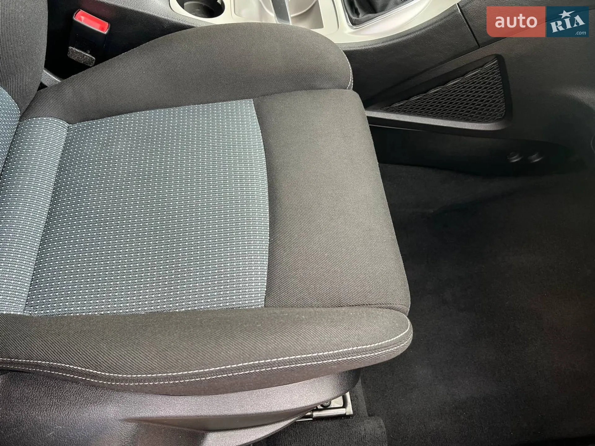 2011 Ford S-MAX - мініатюра 18