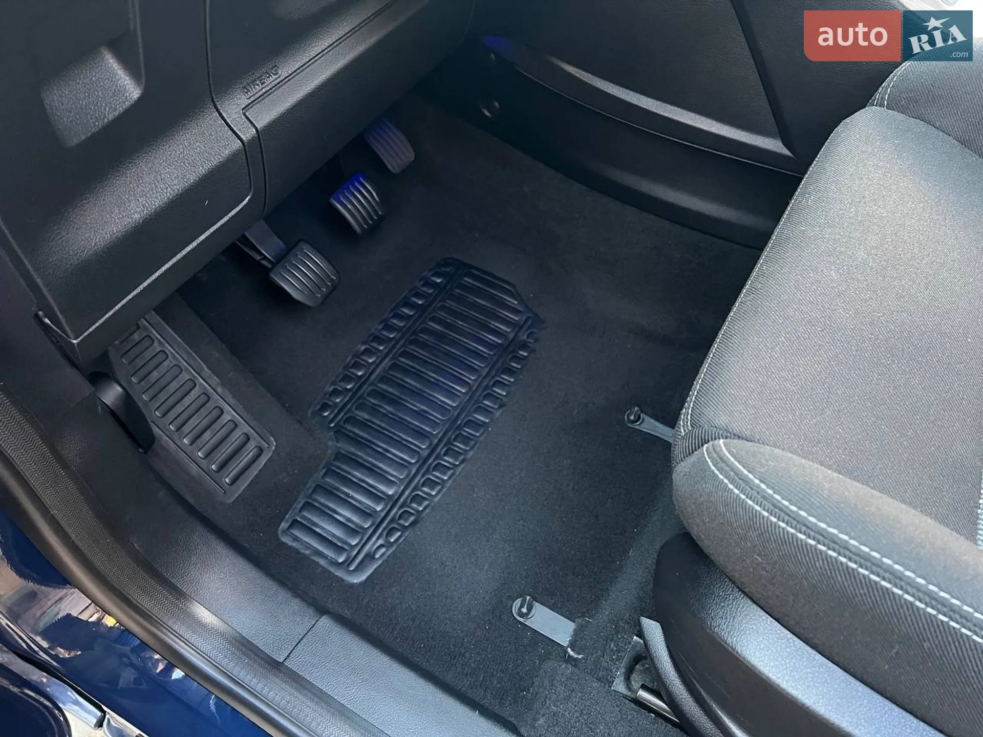 2011 Ford S-MAX - мініатюра 40