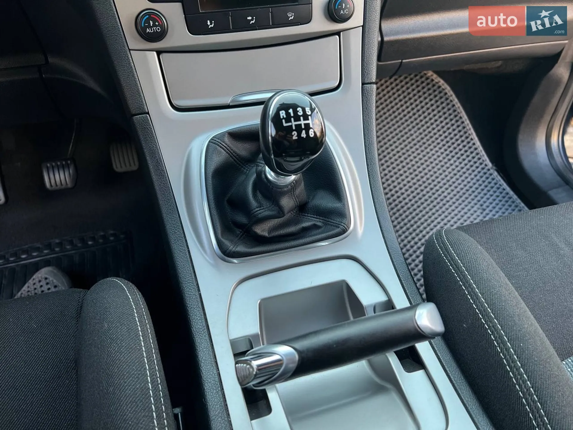 2011 Ford S-MAX - мініатюра 49