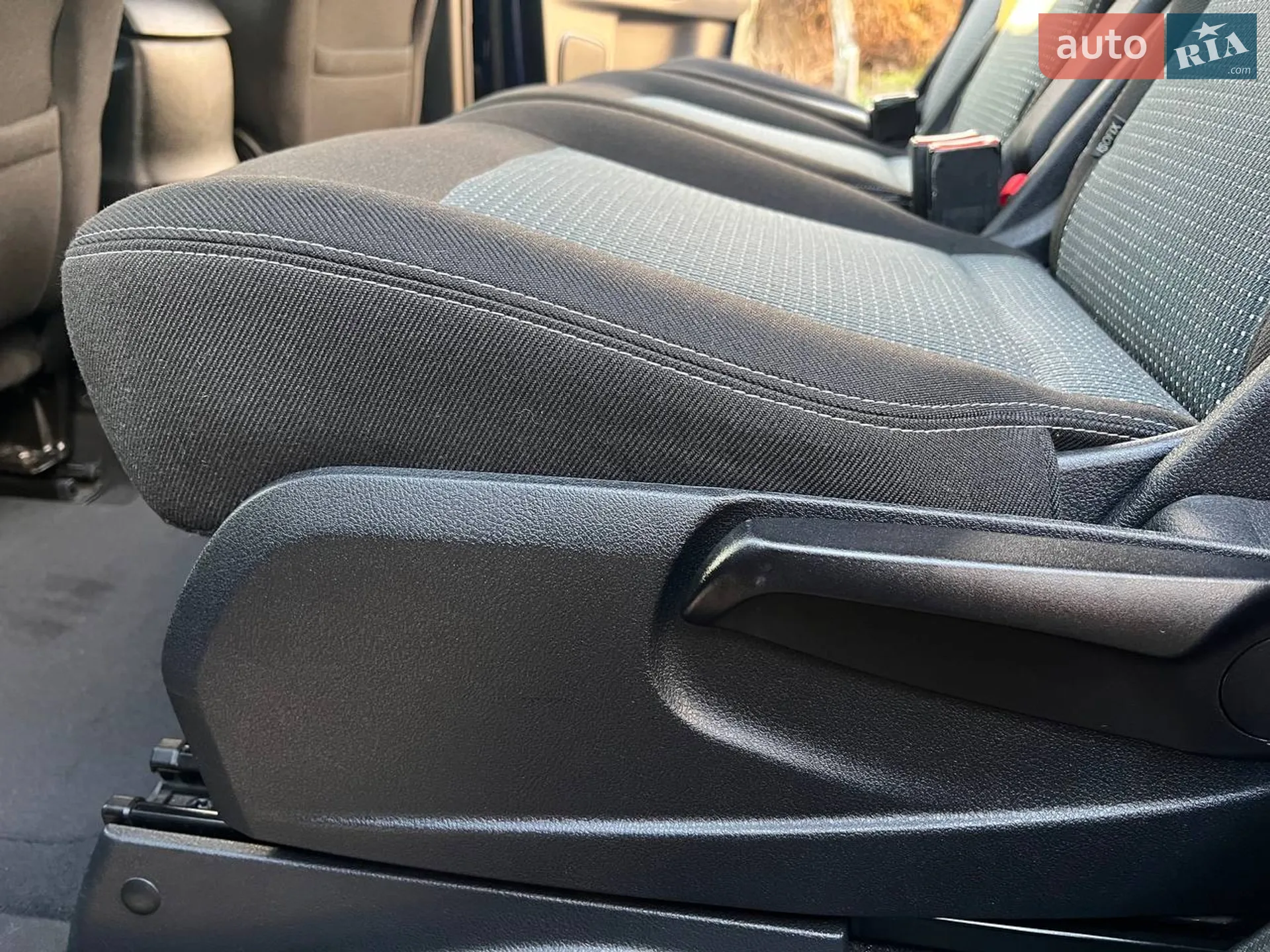 2011 Ford S-MAX - мініатюра 61