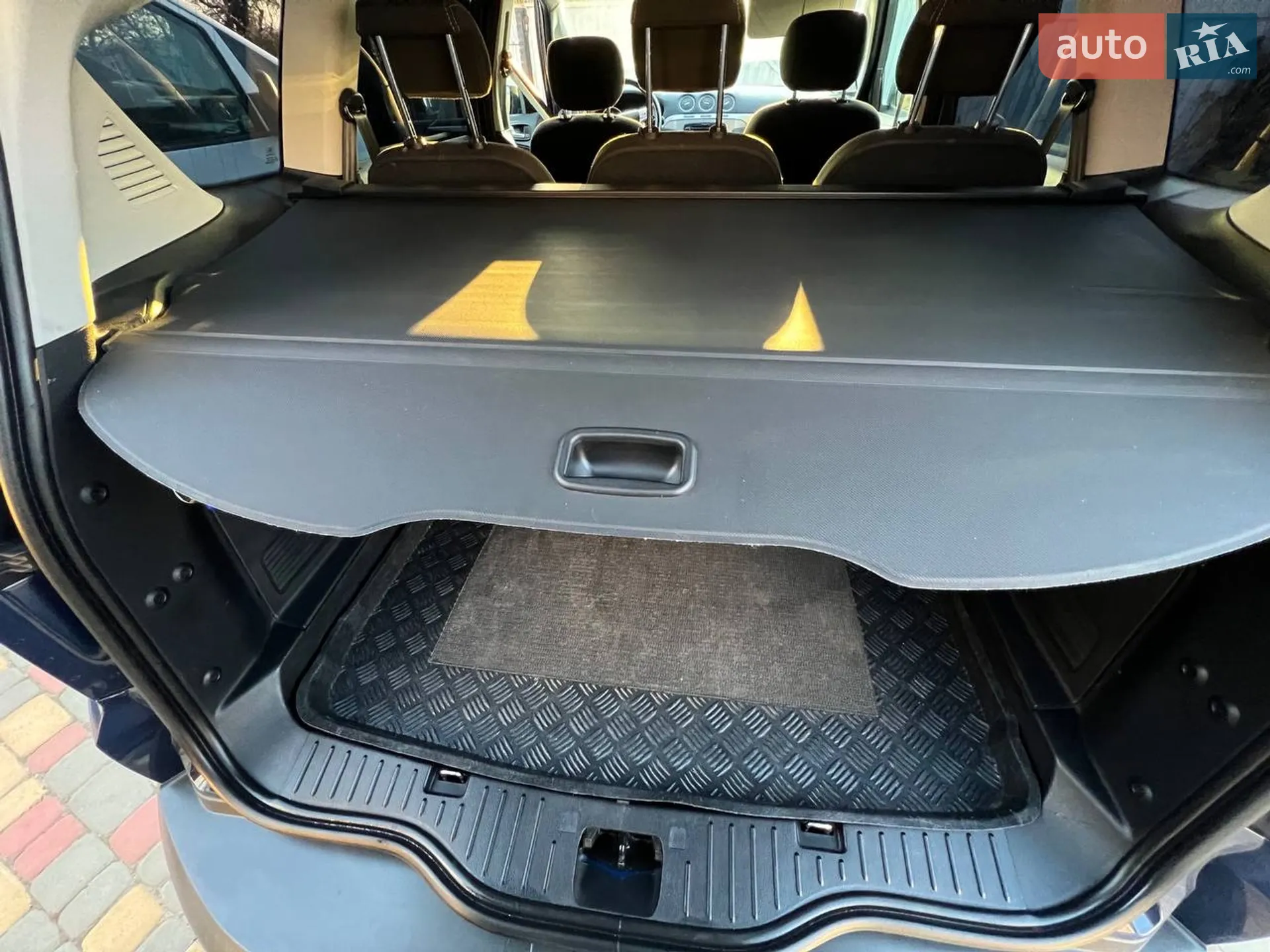 2011 Ford S-MAX - мініатюра 83