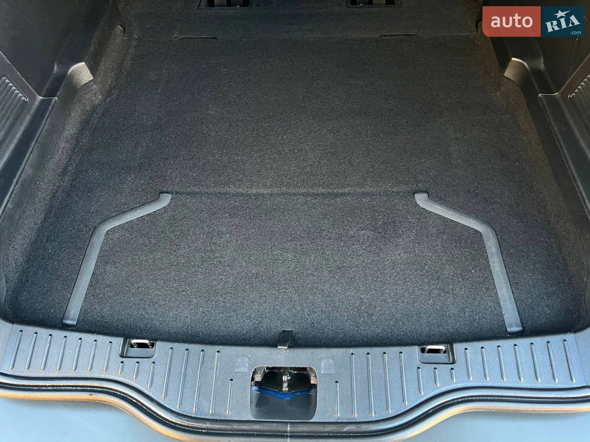 2011 Ford S-MAX - мініатюра 86
