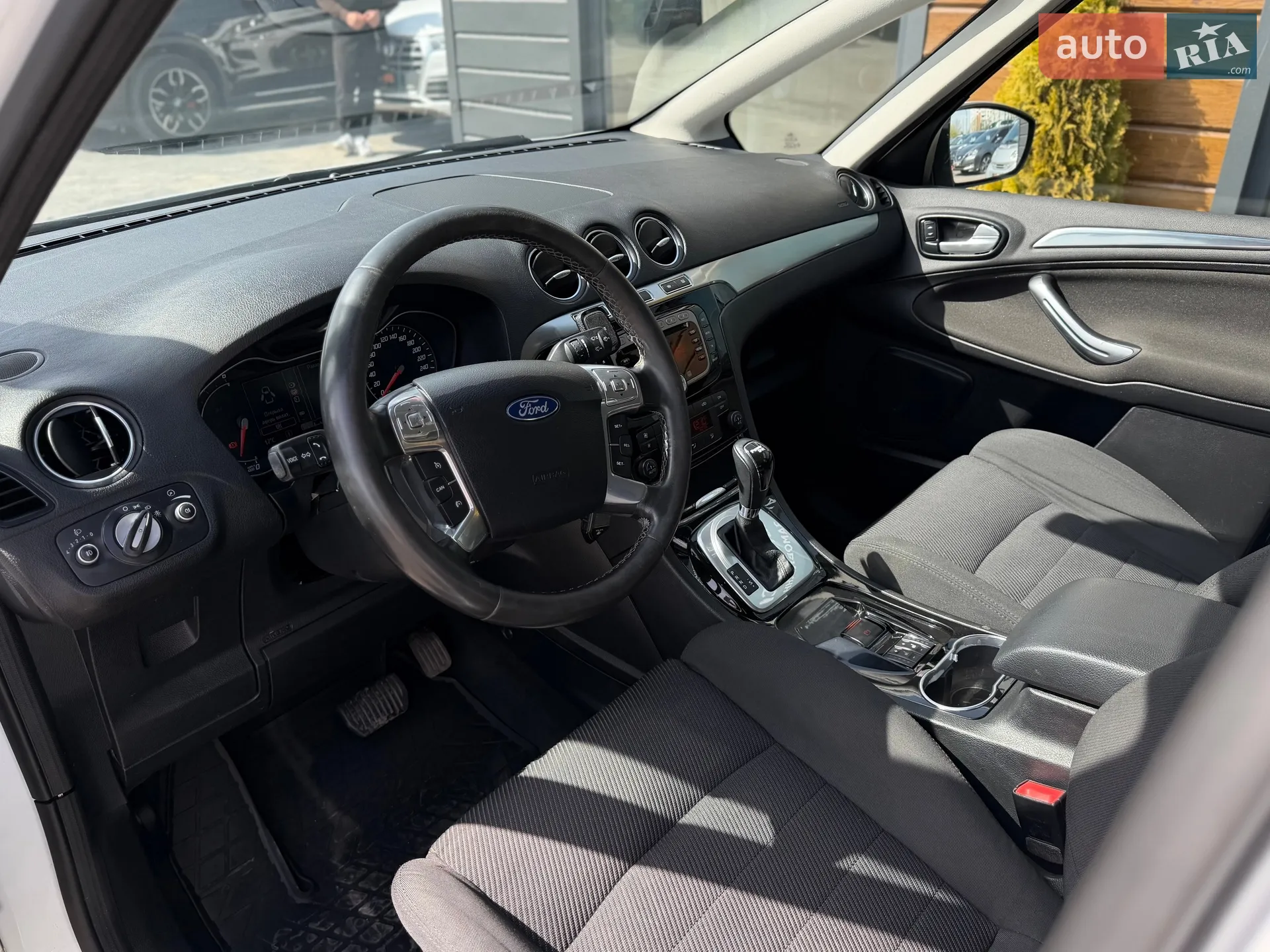 2011 Ford S-MAX - мініатюра 28