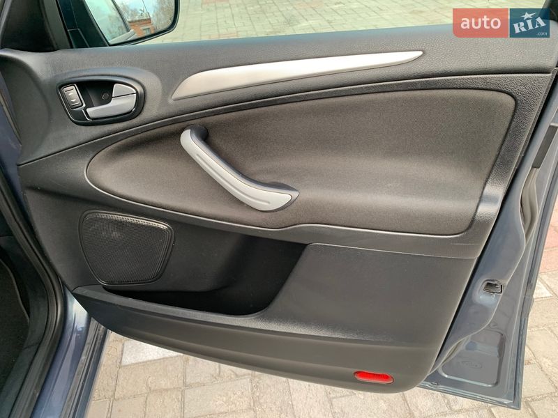 Минивэн Ford S-Max 2011 в Сумах
