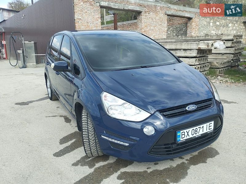 Минивэн Ford S-Max 2013 в Городке