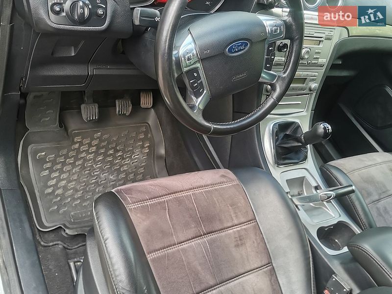Минивэн Ford S-Max 2006 в Хмельнике