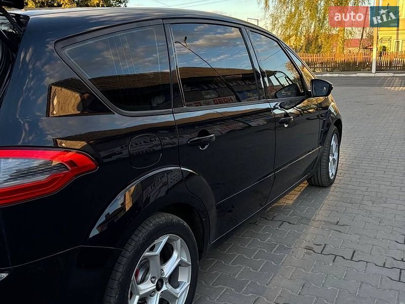 Ford S-Max 2011
