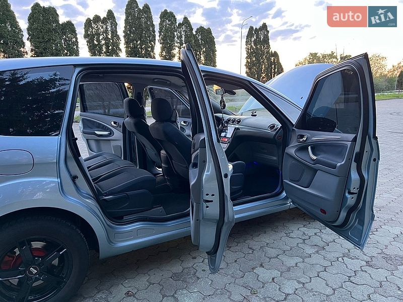 Минивэн Ford S-Max 2008 в Дубно